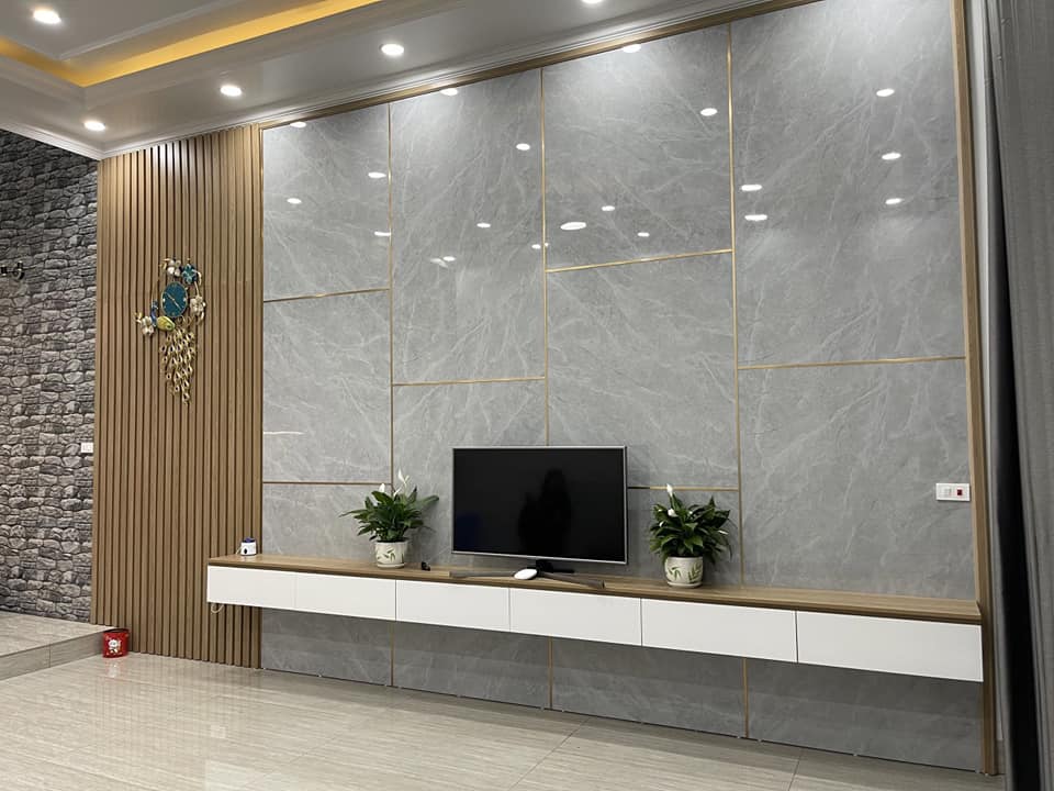Thi công ốp vách tivi bằng tấm nhựa giả đá tại Đà Nẵng 4 387158470 1009855470340705 7287118668891814022 n